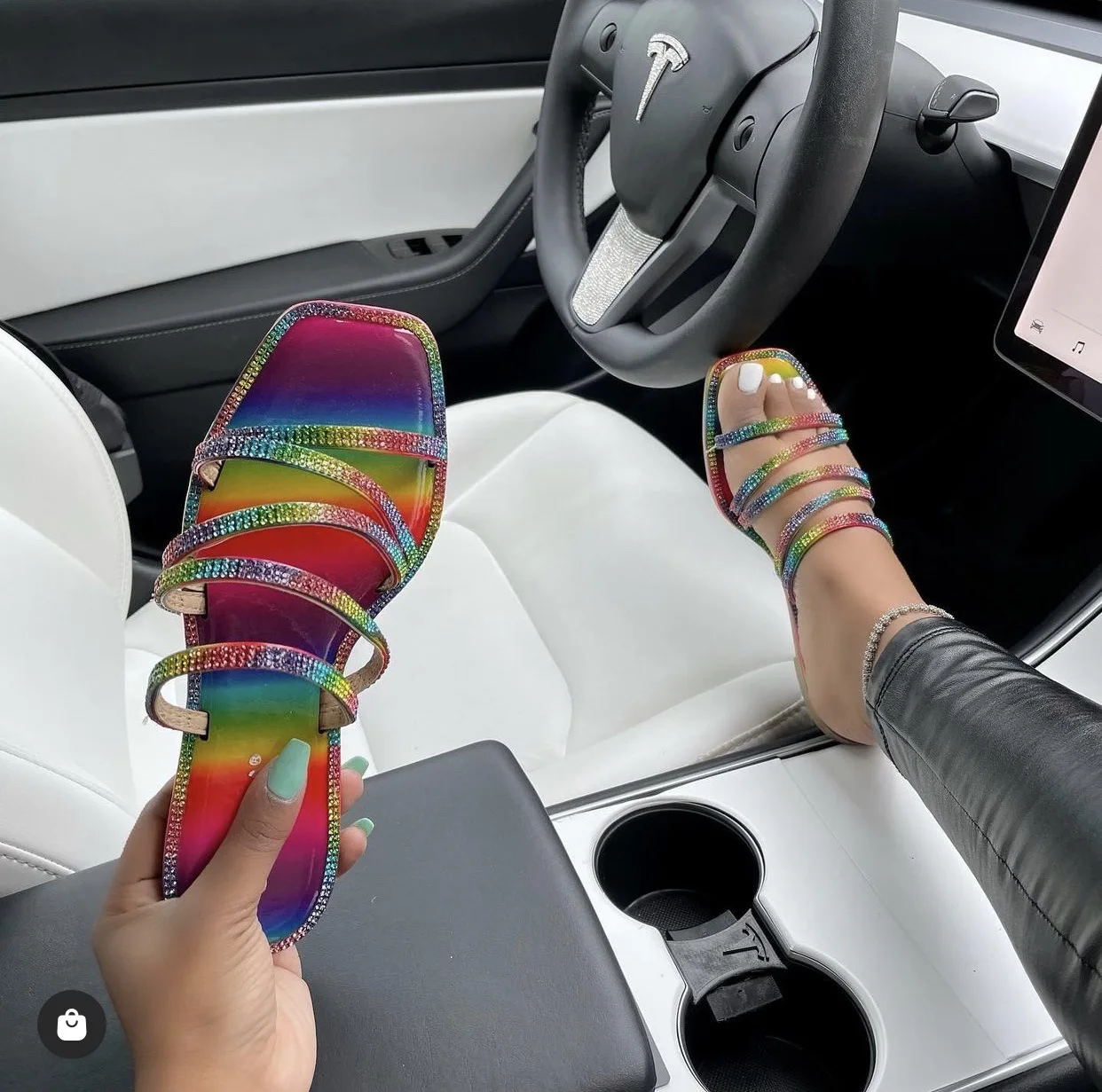 2021 New square toe rainbow color ring rhinestone ladies flip flops European and American large size 43 beach slippers for women, Pictures
2021 New square toe rainbow color ring rhinestone ladies flip flops European and American large size 43 beach slippers for women, Pictures