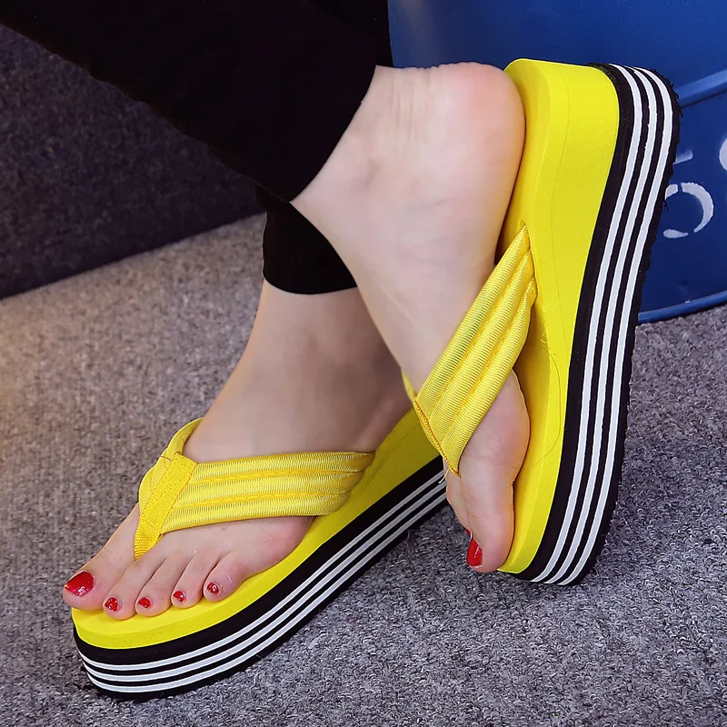 2018 New Summer Women Flip flops Fashion Slope and Thick Sand Beach Candy Color Wedges Platform Outdoor Slippers
2018 New Summer Women Flip flops Fashion Slope and Thick Sand Beach Candy Color Wedges Platform Outdoor Slippers