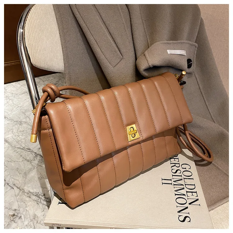2021 Pu Leather Striped Hand Bags Metal Lock Solid Color Hand Bags Retro Style Sling Crossbody Shoulder Bag, Accept customizable color
2021 Pu Leather Striped Hand Bags Metal Lock Solid Color Hand Bags Retro Style Sling Crossbody Shoulder Bag, Accept customizable color
