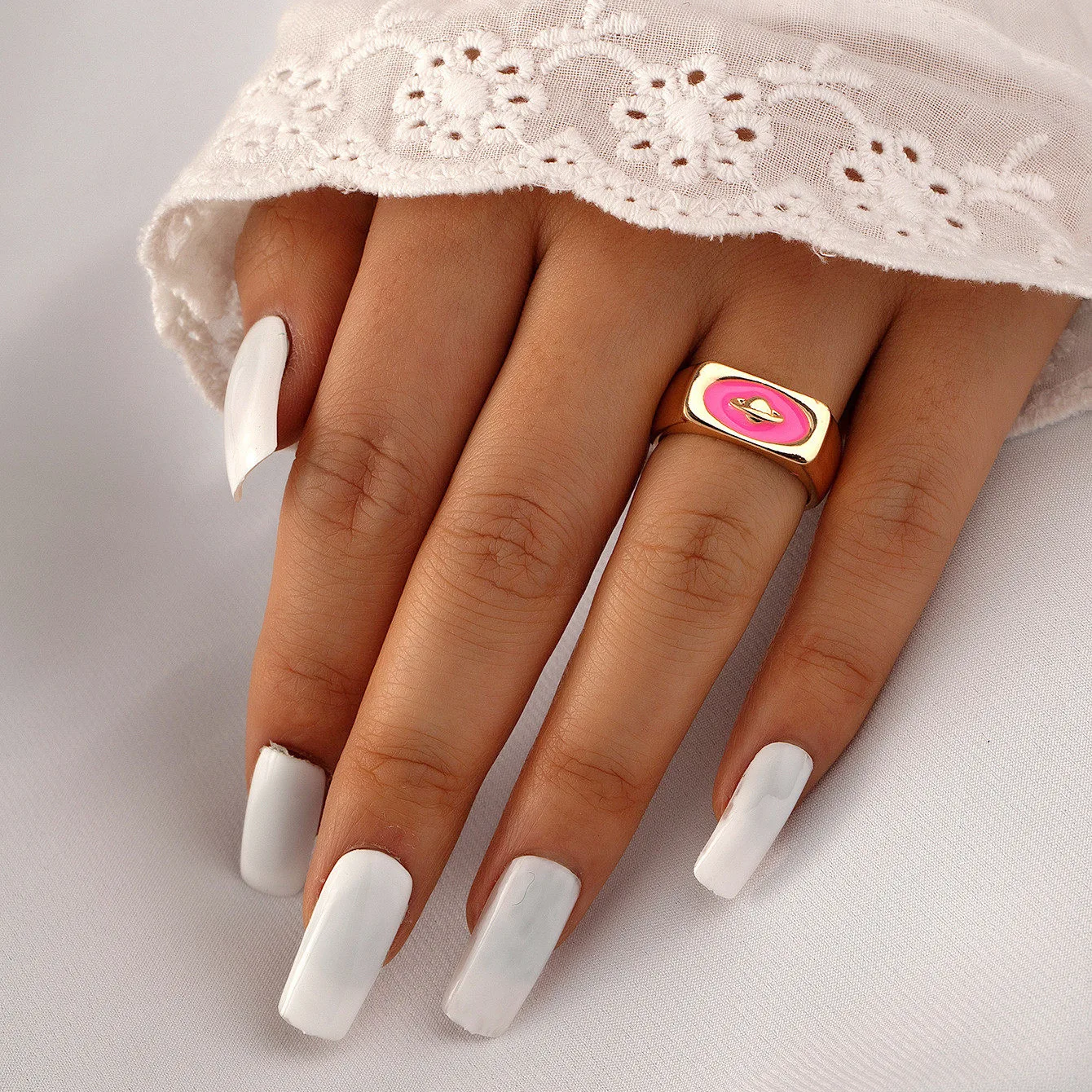 2021 New Fashion Vintage Space Rings For Women Fashion Dripping Oil Ring Girl Pink Design Sense Planet Rings Jewelry
2021 New Fashion Vintage Space Rings For Women Fashion Dripping Oil Ring Girl Pink Design Sense Planet Rings Jewelry