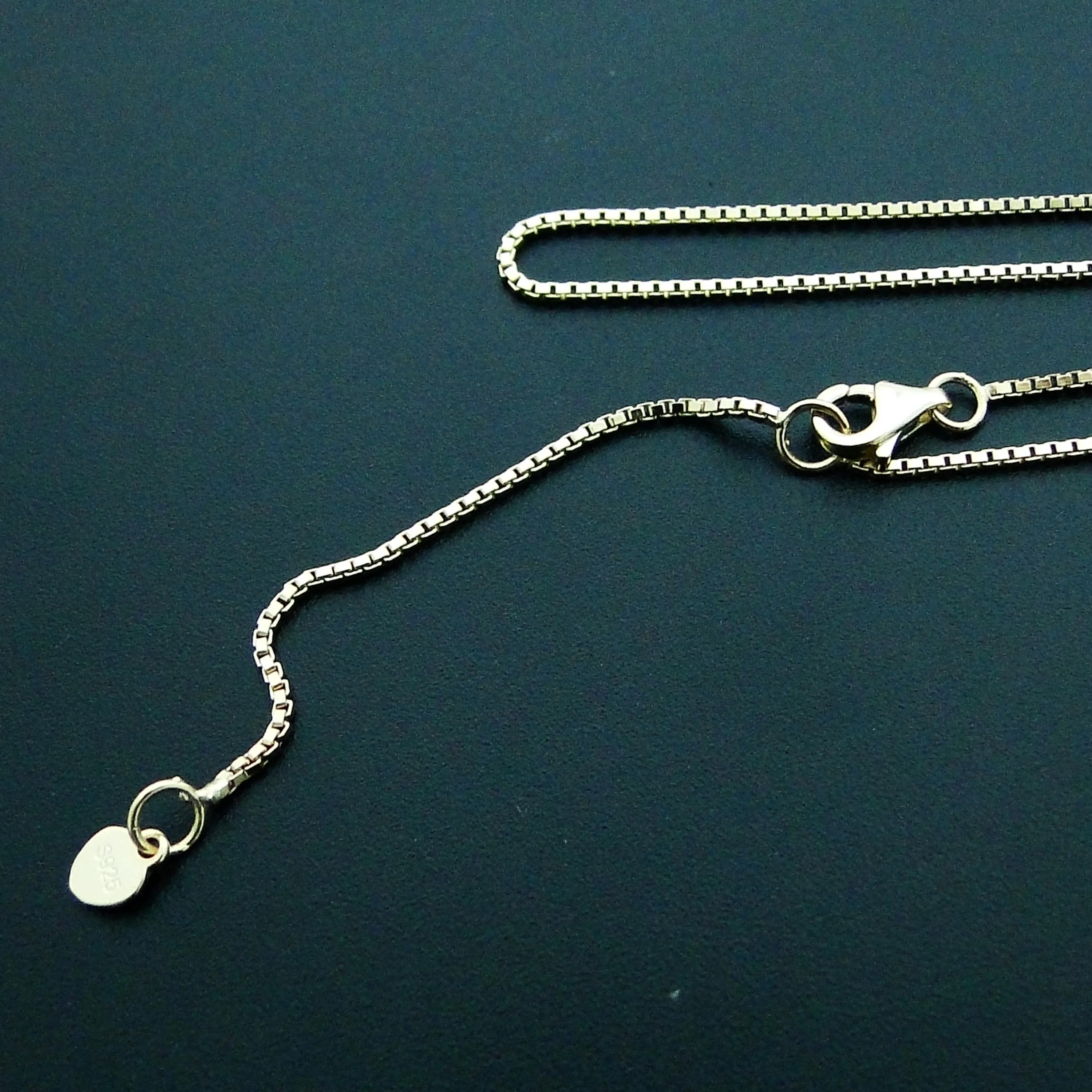 Yellow Gold Plated 0.8mm Box Chain Styles 100% Sterling Silver Cheap Price Chain Necklace 18 inch
Yellow Gold Plated 0.8mm Box Chain Styles 100% Sterling Silver Cheap Price Chain Necklace 18 inch