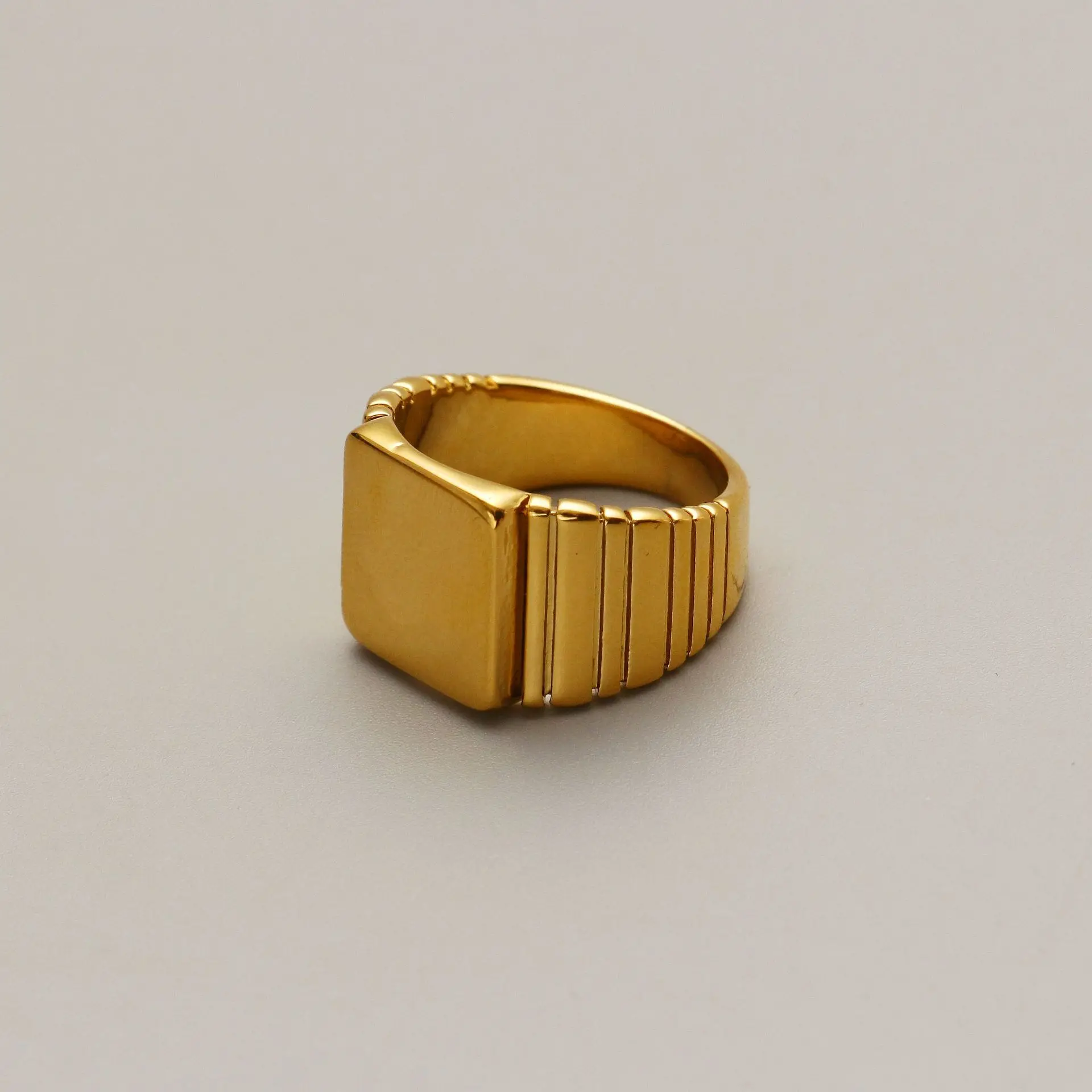 Vintage Metal Geometric Glossy Ring Fashion Real Gold Plated Fine Jewelry Ring Women 2021, Like picture
Vintage Metal Geometric Glossy Ring Fashion Real Gold Plated Fine Jewelry Ring Women 2021, Like picture