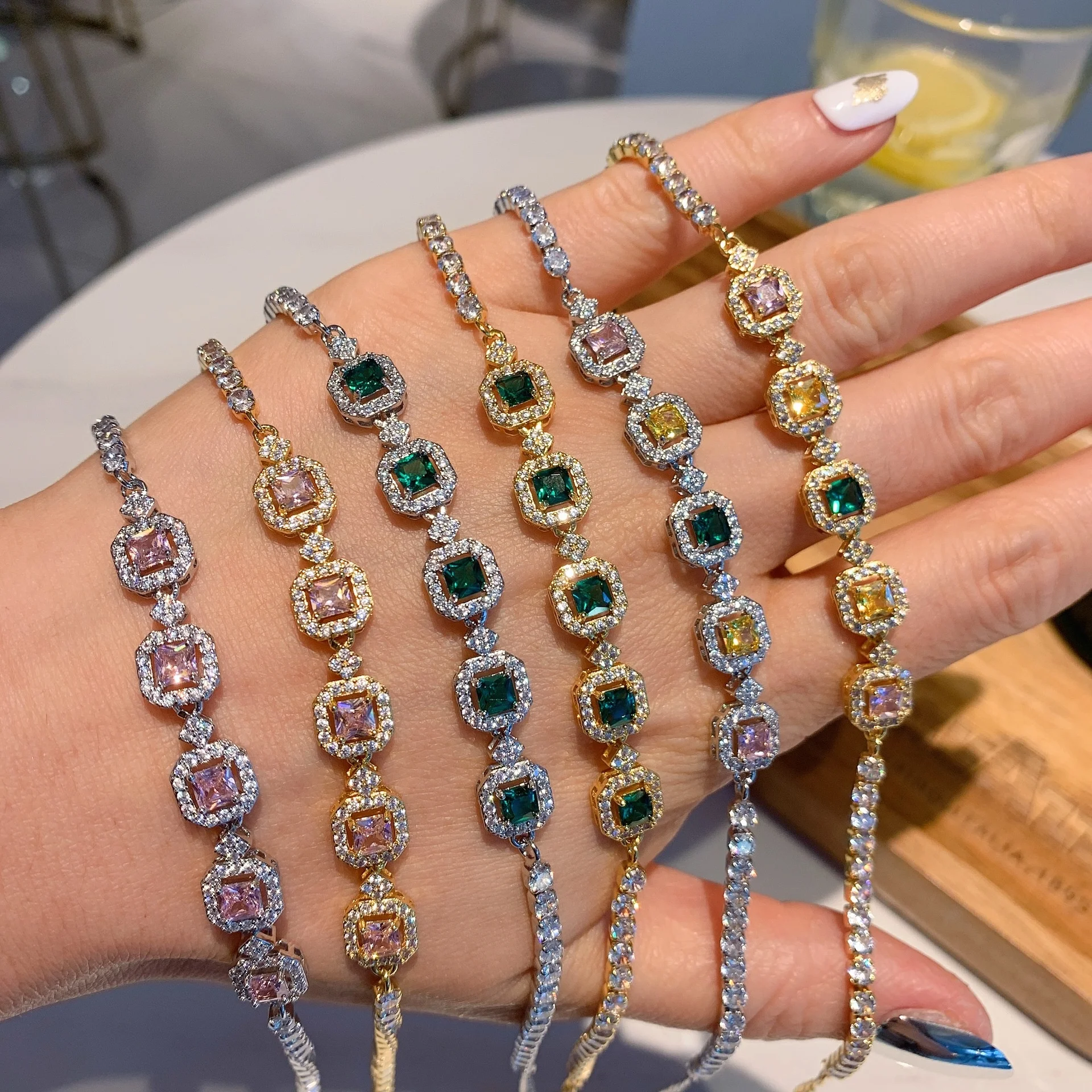 2021 New Trendy Green Round Square Color CZ Bracelet Colorful Bling Bling Zircon Bangle For Women Gift Jewelry Wholesale
2021 New Trendy Green Round Square Color CZ Bracelet Colorful Bling Bling Zircon Bangle For Women Gift Jewelry Wholesale