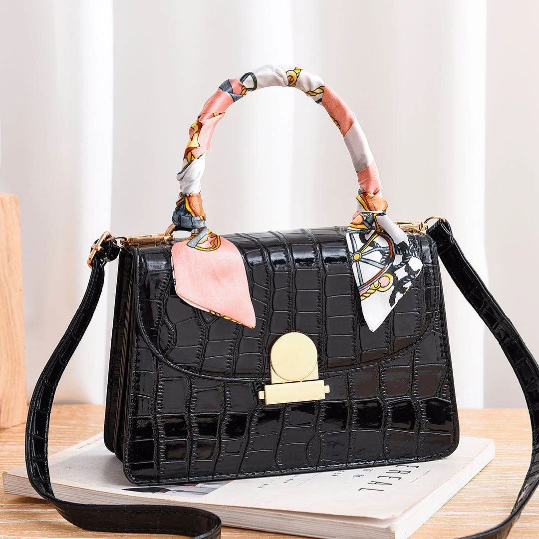 DL096 21 High quality women's bag solid color temperament shoulder messenger bag mini handbag handbags, Black....
DL096 21 High quality women's bag solid color temperament shoulder messenger bag mini handbag handbags, Black....