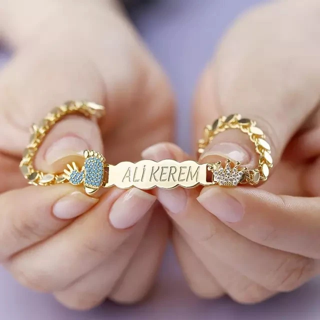 Custom baby name Silver Birthday Gifts Custom Bracelets Feet and Crown Personalized Jewelry, Gold color
Custom baby name Silver Birthday Gifts Custom Bracelets Feet and Crown Personalized Jewelry, Gold color