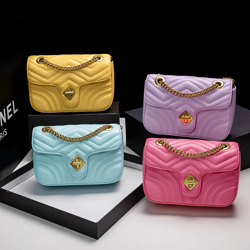 2021 women sheep skin chain bag square real leather simple handbag candy color summer messenger bag
2021 women sheep skin chain bag square real leather simple handbag candy color summer messenger bag