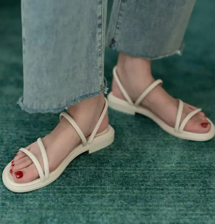 2021 soft bottom two wear flat bottom sandals, women's new one line thin belt thick bottom sandals, White,black
2021 soft bottom two wear flat bottom sandals, women's new one line thin belt thick bottom sandals, White,black