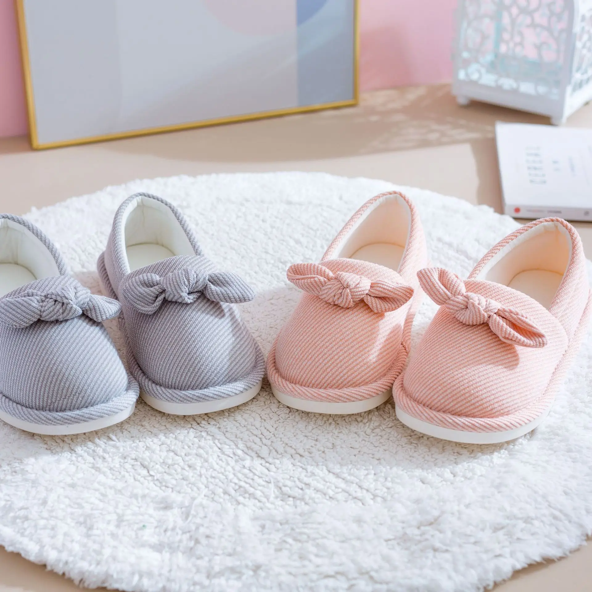 Factory Direct Wholesale fur slides with matching bag womens racoon fur slippers fur slides in wholesale, As picture
Factory Direct Wholesale fur slides with matching bag womens racoon fur slippers fur slides in wholesale, As picture
