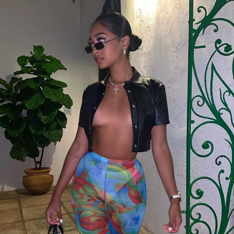 2021 Fashion PU Leather Tank Top Women Short Sleeveless Polo Collar Women Crop Top Bikerwear 
2021 Fashion PU Leather Tank Top Women Short Sleeveless Polo Collar Women Crop Top Bikerwear