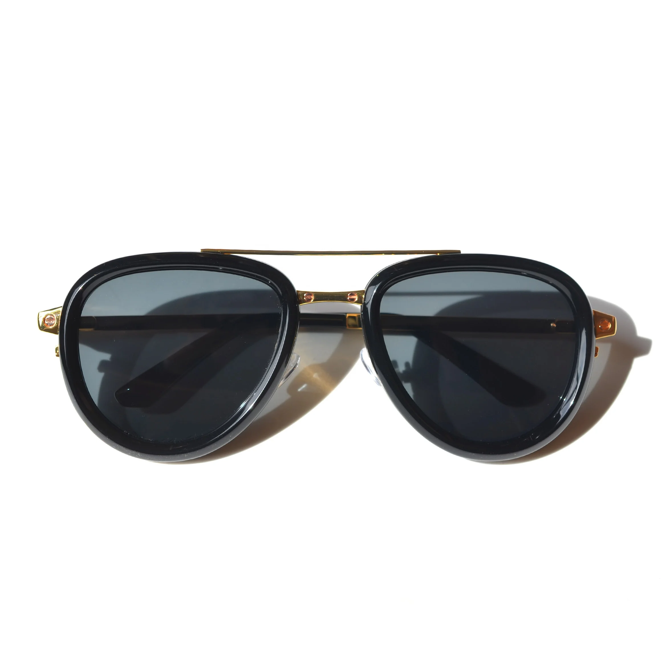 Newest Square Metal Glasses Beach Retro Eyewear Polarized TAC Full Frame Fashion Sunglasses Women and Men Party Outdoor Glasses
Newest Square Metal Glasses Beach Retro Eyewear Polarized TAC Full Frame Fashion Sunglasses Women and Men Party Outdoor Glasses