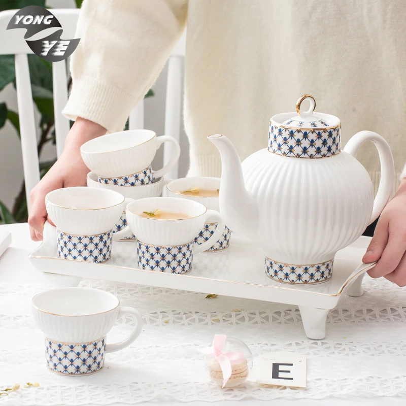 European style ceramic coffee cups elegance tea cups set of eight with kettle and plate, White & gold
European style ceramic coffee cups elegance tea cups set of eight with kettle and plate, White & gold