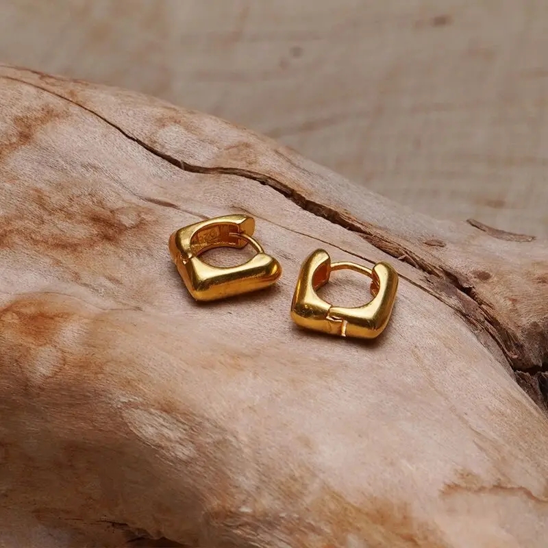 simple korean 2021 fashion jewelry minimalist gold silver geometric hoop earrings for women, Picture
simple korean 2021 fashion jewelry minimalist gold silver geometric hoop earrings for women, Picture