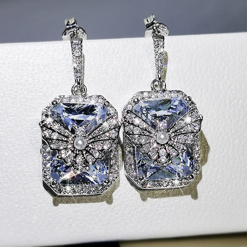 Clear CZ Butterfly Earring Luxury Earrings Sexy Earring Fashion Jewelry for Woman Gift
Clear CZ Butterfly Earring Luxury Earrings Sexy Earring Fashion Jewelry for Woman Gift