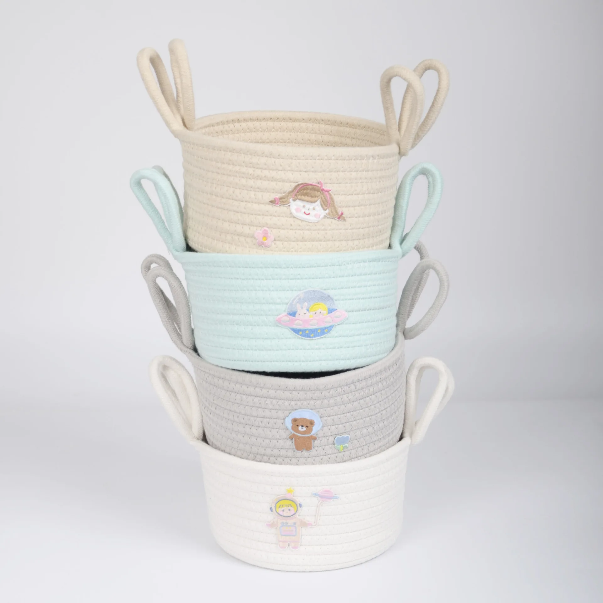 Hand-woven creative desktop storage basket snack cosmetic storage box storage basket, Picture
Hand-woven creative desktop storage basket snack cosmetic storage box storage basket, Picture