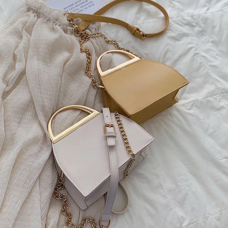 2021 Hot Sale Korean Version High Quality PU Leather Women Hand Bags Chains Metal Handle Crossbody Handbag
2021 Hot Sale Korean Version High Quality PU Leather Women Hand Bags Chains Metal Handle Crossbody Handbag