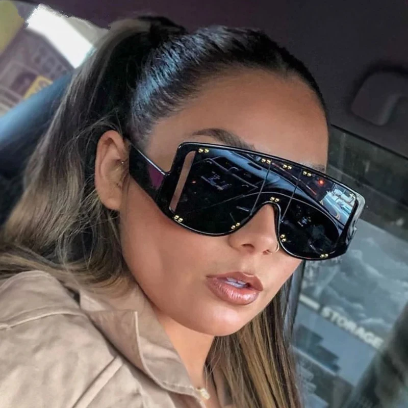 Wholesale 2021 Trending Oversize Sun Glasses Fashion Latest Sunglasses Luxury Designer Vintage Over Size Shades For Women, Custom colors
Wholesale 2021 Trending Oversize Sun Glasses Fashion Latest Sunglasses Luxury Designer Vintage Over Size Shades For Women, Custom colors