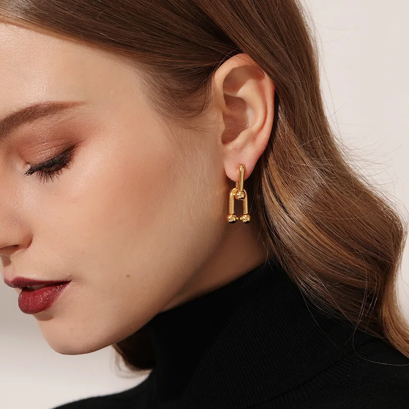 Thick Link U Shape Geometric Brass Gold Drop Earrings for Women Retro U Shape Earrings, Gold and silver
Thick Link U Shape Geometric Brass Gold Drop Earrings for Women Retro U Shape Earrings, Gold and silver