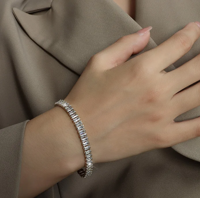 

Trendy women mens fashion 18k recycled stainless steel princess cut gold baguette cubic zircon diamond tennis bracelet