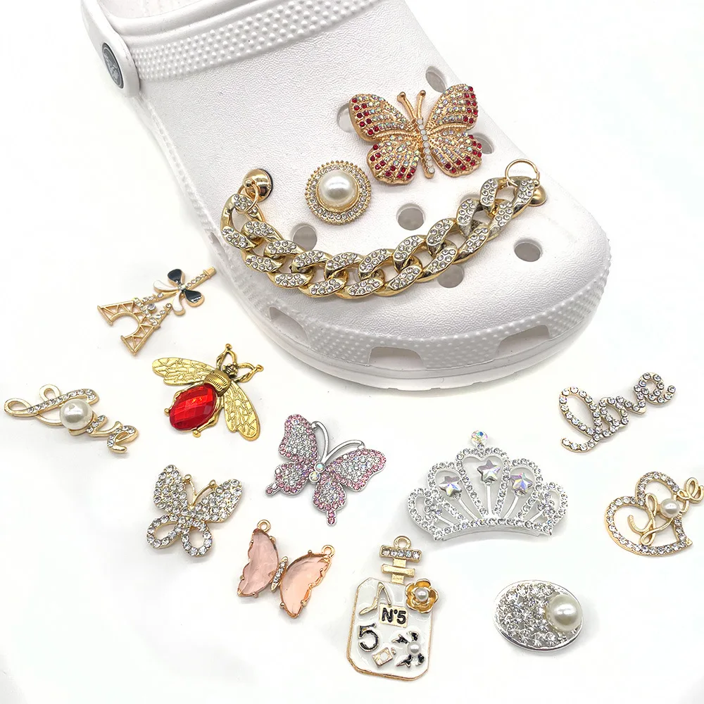 Wholesale Rhinestone Decoration Bee Butterfly Crystal Diamond Jewelry Women Shoes Charms Croc Shoe Slipper Accessories Buckle
Wholesale Rhinestone Decoration Bee Butterfly Crystal Diamond Jewelry Women Shoes Charms Croc Shoe Slipper Accessories Buckle
