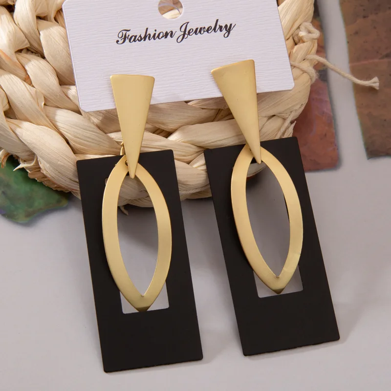Wholesale Hot Sale Simple Geometric Long European And American Retro Matte Hoop Long Earrings Jewelry, As picture
Wholesale Hot Sale Simple Geometric Long European And American Retro Matte Hoop Long Earrings Jewelry, As picture