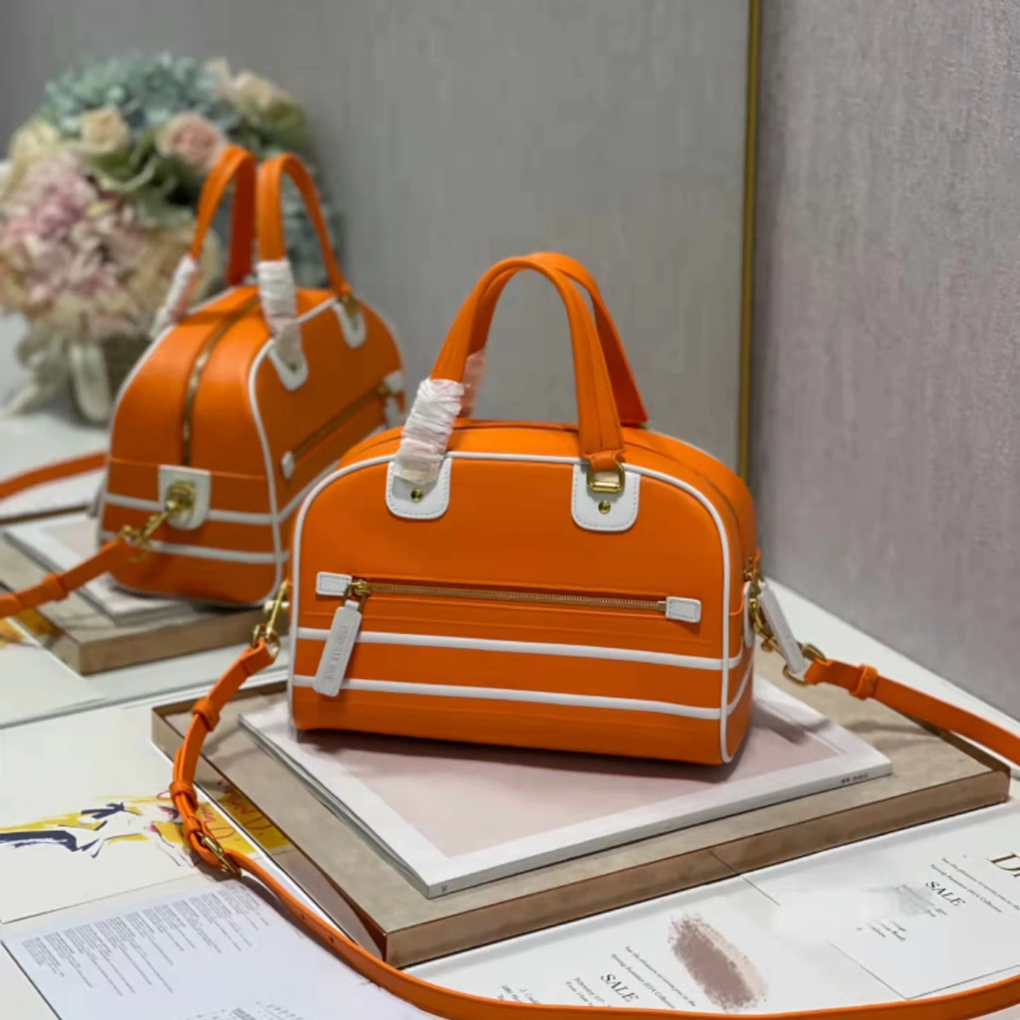 2022 Designer New Guangzhou top luxury wholesale one-shoulder cross-slung bowling sports bag, Customized color
2022 Designer New Guangzhou top luxury wholesale one-shoulder cross-slung bowling sports bag, Customized color
