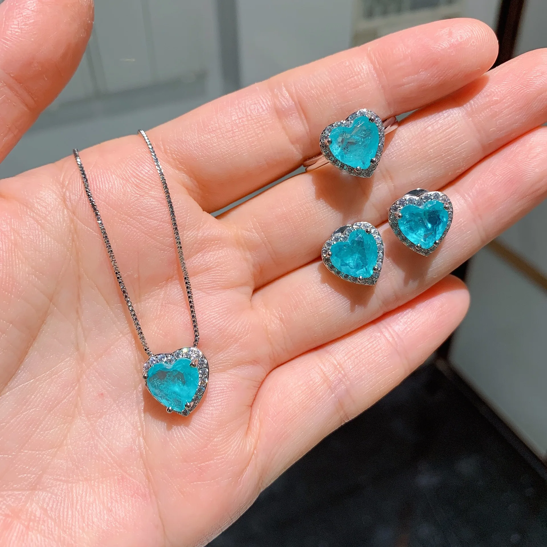 Luxury Bling Blue Love Heart Pendants Necklace Beautiful Zirconia Love Heart Shaped Necklace Ring Earrings Jewelry Set, Picture shows
Luxury Bling Blue Love Heart Pendants Necklace Beautiful Zirconia Love Heart Shaped Necklace Ring Earrings Jewelry Set, Picture shows