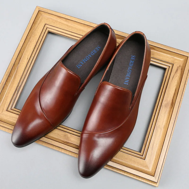 2021 spring wholesale British pointy men's business casual shoes with unique uppers and Korean shoes
2021 spring wholesale British pointy men's business casual shoes with unique uppers and Korean shoes