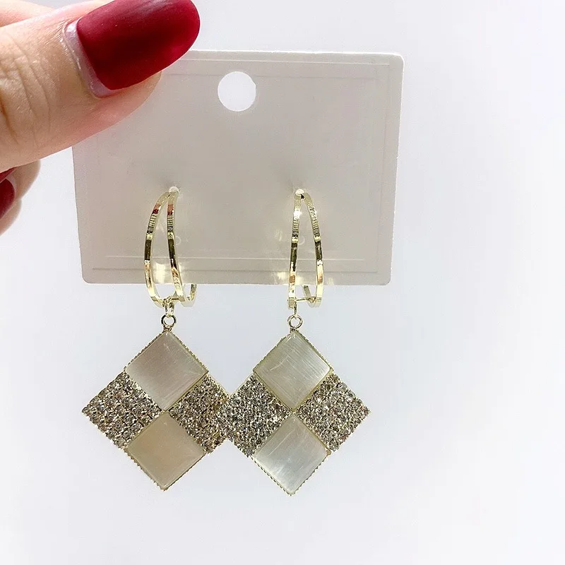 Free shipping Classic diamond earrings Korean style S925 silver Square earrings 18k hoop earring, Picture shown
Free shipping Classic diamond earrings Korean style S925 silver Square earrings 18k hoop earring, Picture shown