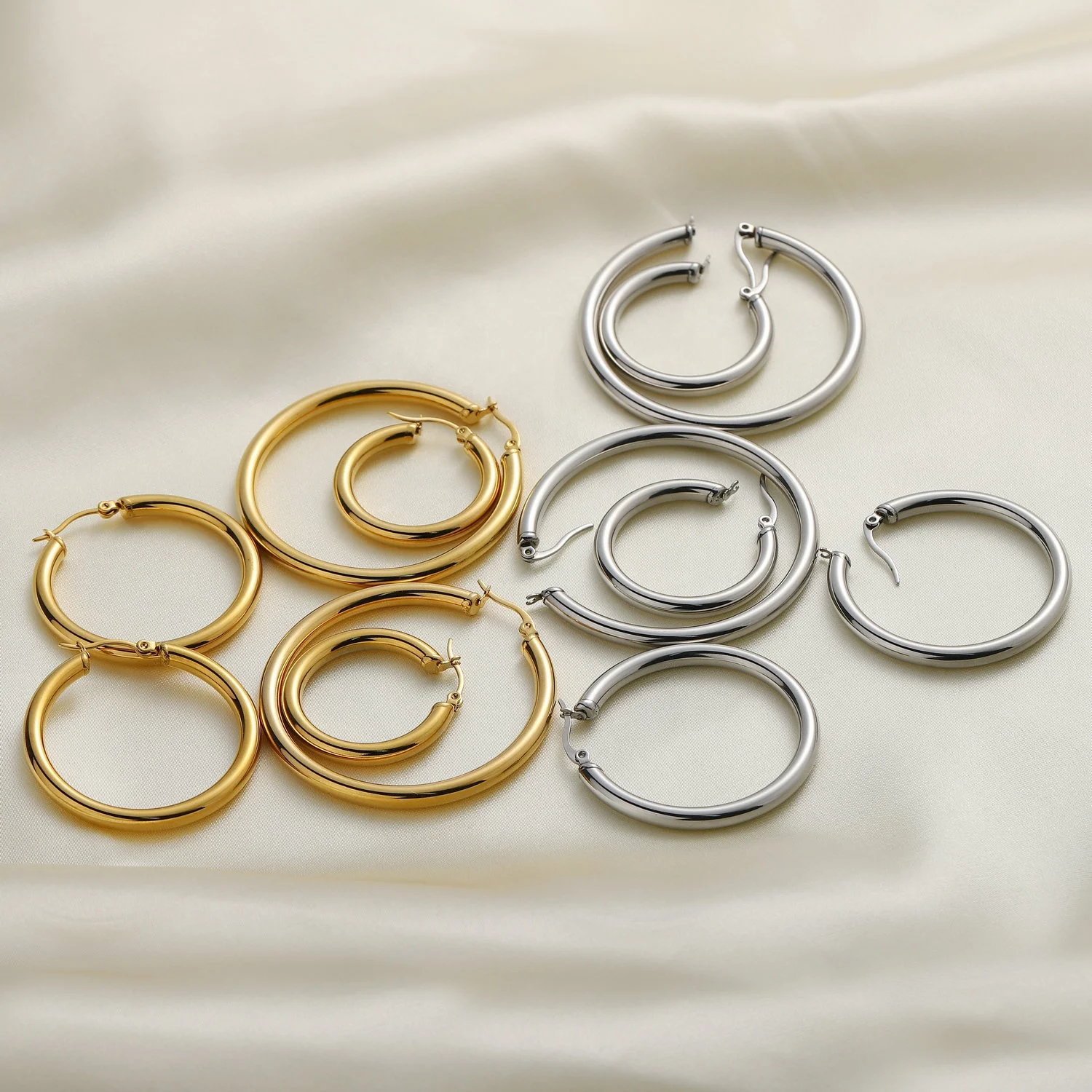 2020 Popular Stainless Steel Gold Plated Big Circle Hoop Earrings Geometric Stainless Steel Hoop Earrings
2020 Popular Stainless Steel Gold Plated Big Circle Hoop Earrings Geometric Stainless Steel Hoop Earrings