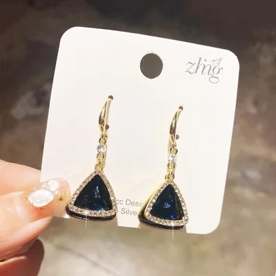 Hotsales Fashion Dark Blue Gemstone Dangle Earring Geometric Triangle Sapphire Earring For Ladies
Hotsales Fashion Dark Blue Gemstone Dangle Earring Geometric Triangle Sapphire Earring For Ladies