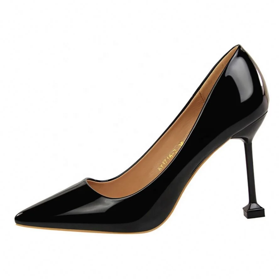 Scarpe Con Tacco Fashion 2021 Women Sexy Patent Leather Stiletto Heels Wedding Party Shoes For Bride, 5 colors
Scarpe Con Tacco Fashion 2021 Women Sexy Patent Leather Stiletto Heels Wedding Party Shoes For Bride, 5 colors