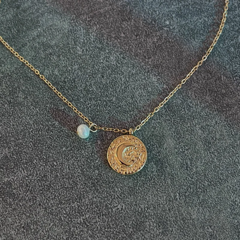 New Fashion Women Stainless Steel Textured Coin Necklace Cresent Moon Gold Necklace with Pearl, Gold color
New Fashion Women Stainless Steel Textured Coin Necklace Cresent Moon Gold Necklace with Pearl, Gold color