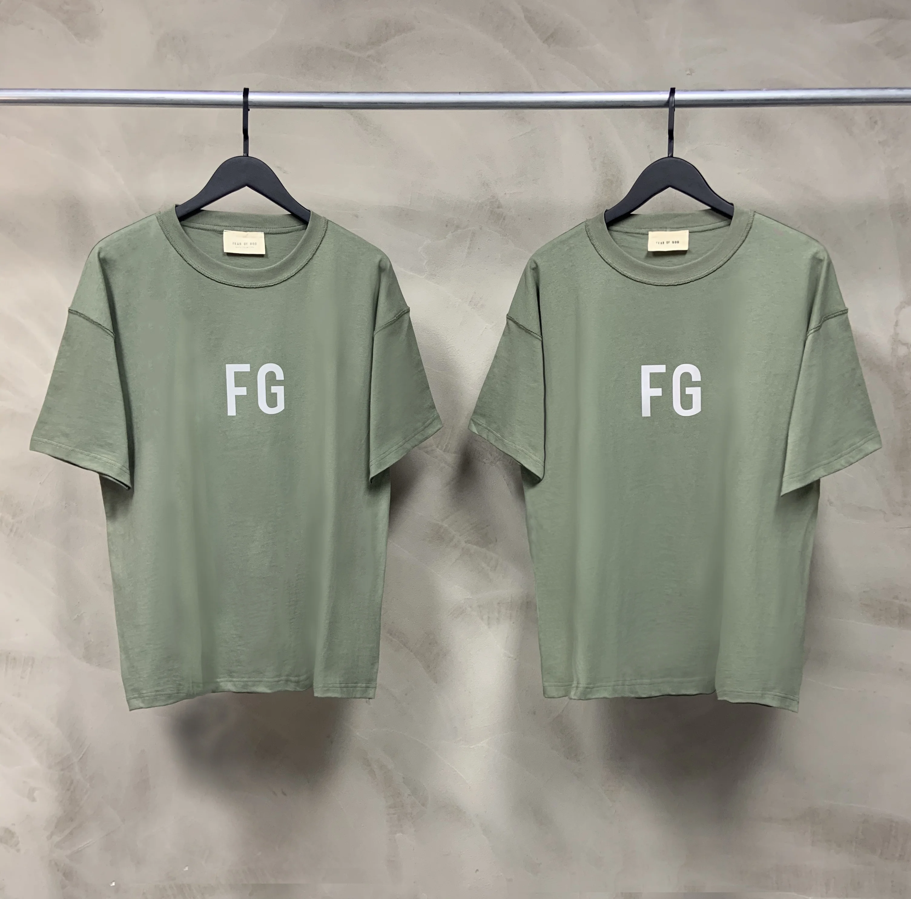 Summer FG 3M Reflective Printing T-shirts 100 Cotton Men Women Street Hip-hop Short-sleeved Kanye West Loose T-shirt
Summer FG 3M Reflective Printing T-shirts 100 Cotton Men Women Street Hip-hop Short-sleeved Kanye West Loose T-shirt