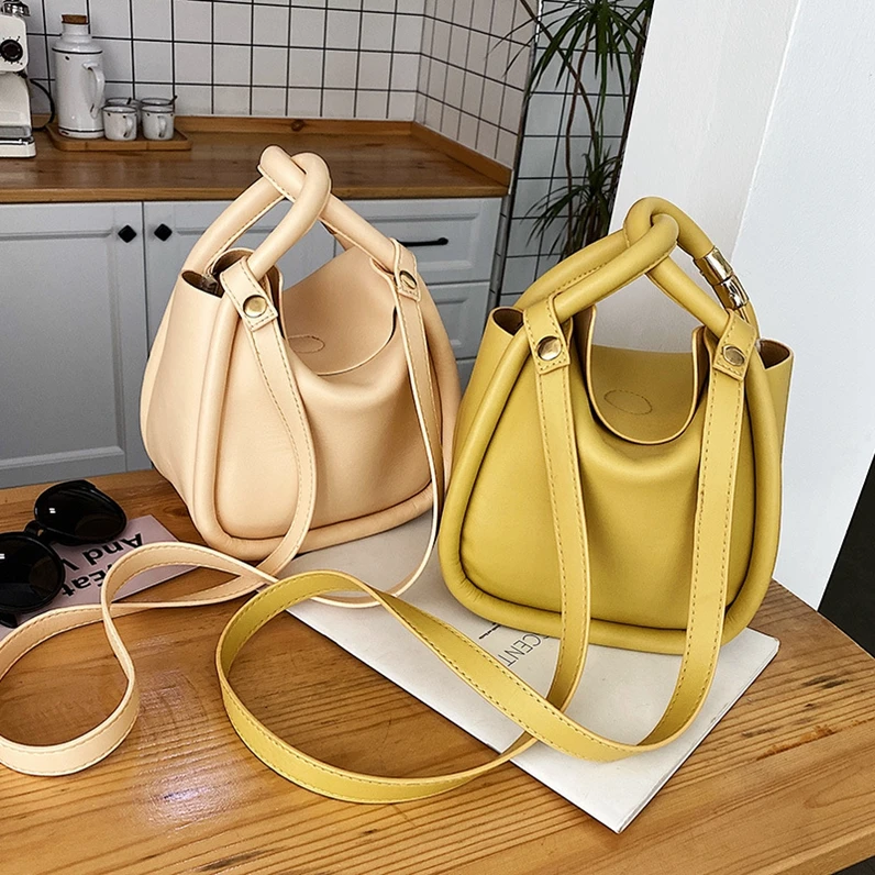XP1349 Small 2021 popular new spring and summer shoulder bag ins messenger bag handbag lady solid color bucket bag
XP1349 Small 2021 popular new spring and summer shoulder bag ins messenger bag handbag lady solid color bucket bag