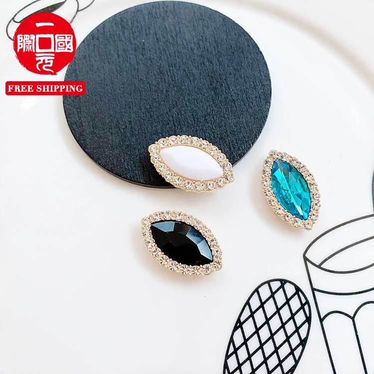 Inside inlaid horse eye alloy flower plate diamond buckle sticker diamond clothing all-match DIY jewelry accessories
Inside inlaid horse eye alloy flower plate diamond buckle sticker diamond clothing all-match DIY jewelry accessories