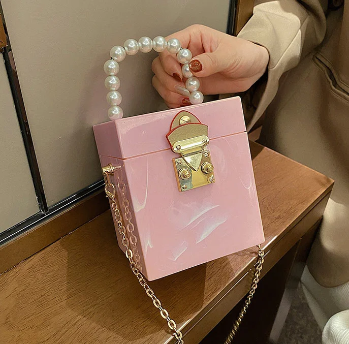 2021 New Fashion Spring Summer Handbags For Women Wholesale Cute Candy Color Ladies Case Box Clutch Handbags With Pearls Handle
2021 New Fashion Spring Summer Handbags For Women Wholesale Cute Candy Color Ladies Case Box Clutch Handbags With Pearls Handle