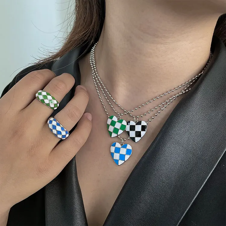18k gold plated black and white chess plaid grid enamel heart shaped square shaped earrings rings necklace jewelry set
18k gold plated black and white chess plaid grid enamel heart shaped square shaped earrings rings necklace jewelry set