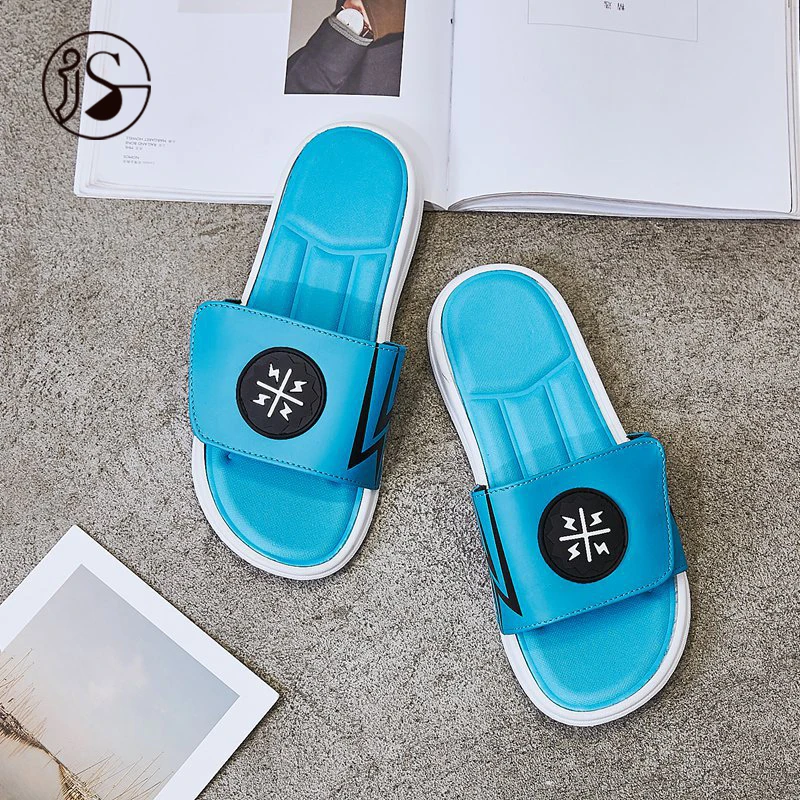 Couple slippers 2021 new men's and women's wear out trend versatile slippers simple lightning decorative beach men's sandals
Couple slippers 2021 new men's and women's wear out trend versatile slippers simple lightning decorative beach men's sandals