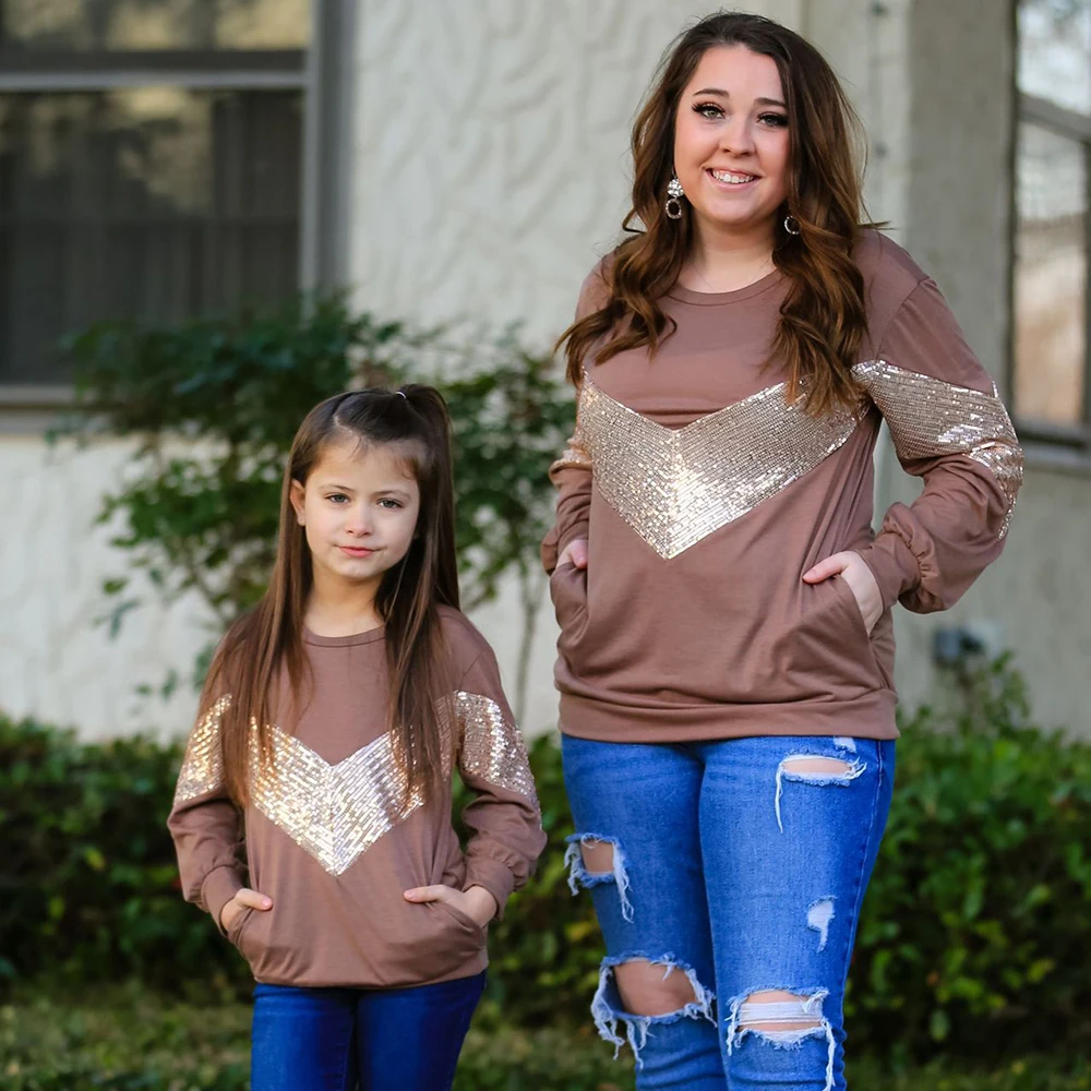 Wholesale Family Matching Tops T Shirt Plus Size O Neck Tee Ladies Long Sleeve Pockets Sequin Patchwork Mommy And Me Outfits
Wholesale Family Matching Tops T Shirt Plus Size O Neck Tee Ladies Long Sleeve Pockets Sequin Patchwork Mommy And Me Outfits