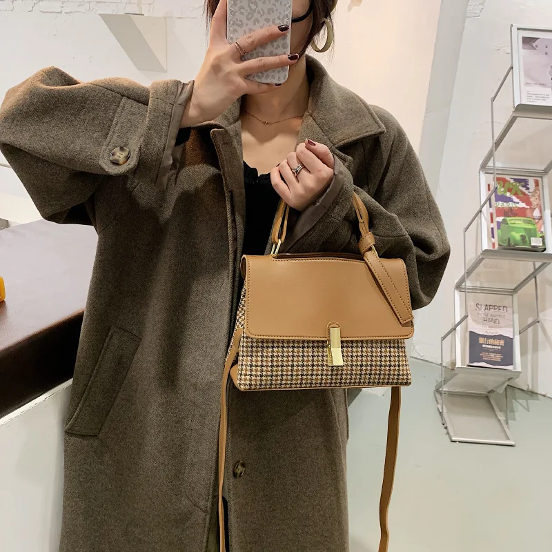 ST-0091 Casual Handbags Wind Brim One Shoulder Inclined Across A Small Bag Purses And Woman Bags Shoulder Bag, Multi color
ST-0091 Casual Handbags Wind Brim One Shoulder Inclined Across A Small Bag Purses And Woman Bags Shoulder Bag, Multi color