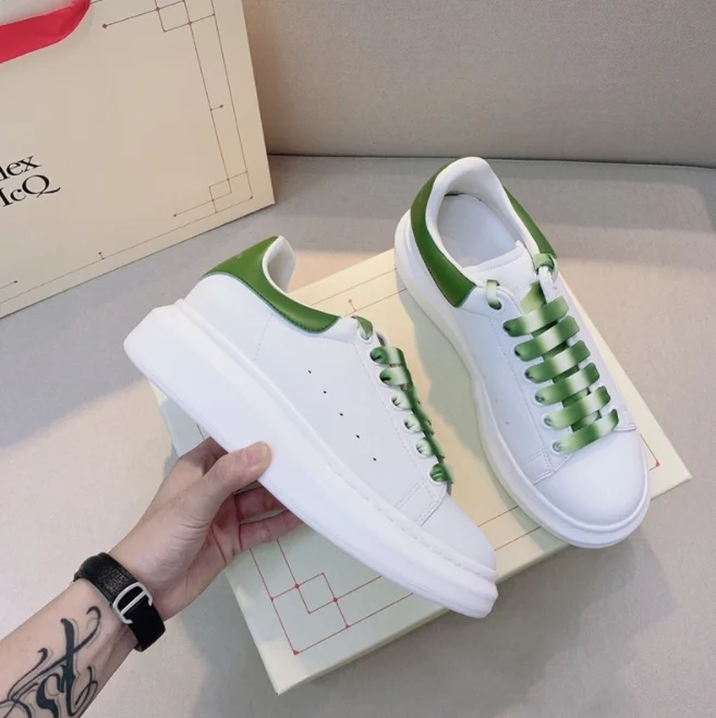Designer luxury high quality fashion unisex sneakers casual female and male white leisure shoes size 13
Designer luxury high quality fashion unisex sneakers casual female and male white leisure shoes size 13