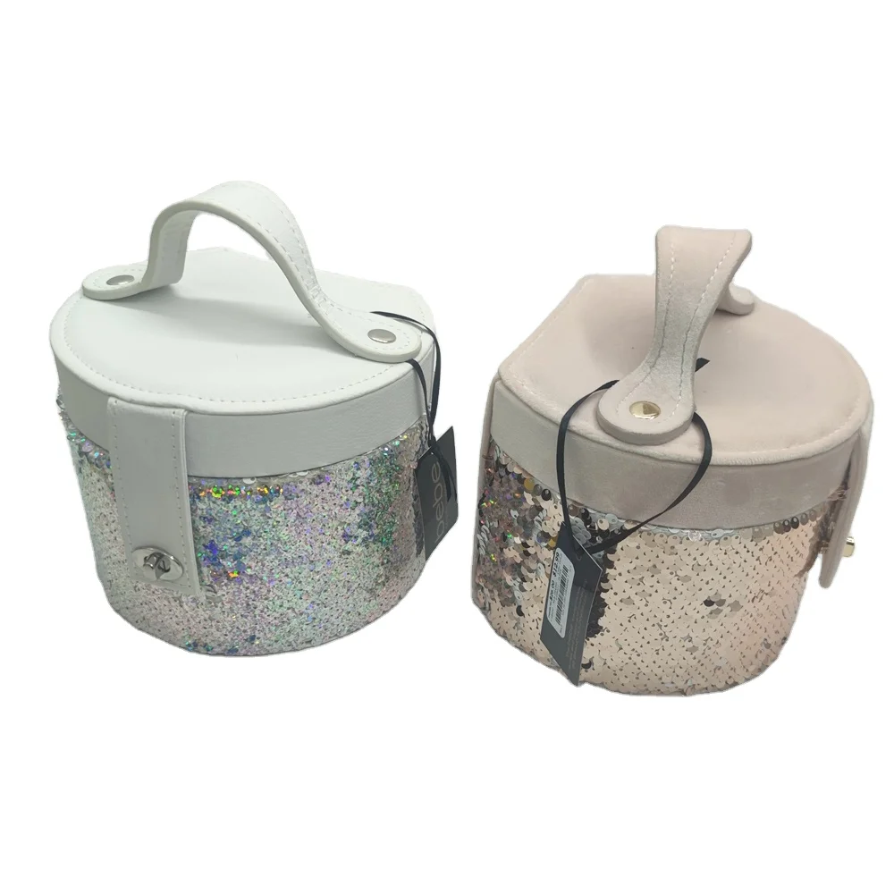 2021 New Style sequins and velvet material jewelry box with handle and mirror ready to ship
2021 New Style sequins and velvet material jewelry box with handle and mirror ready to ship