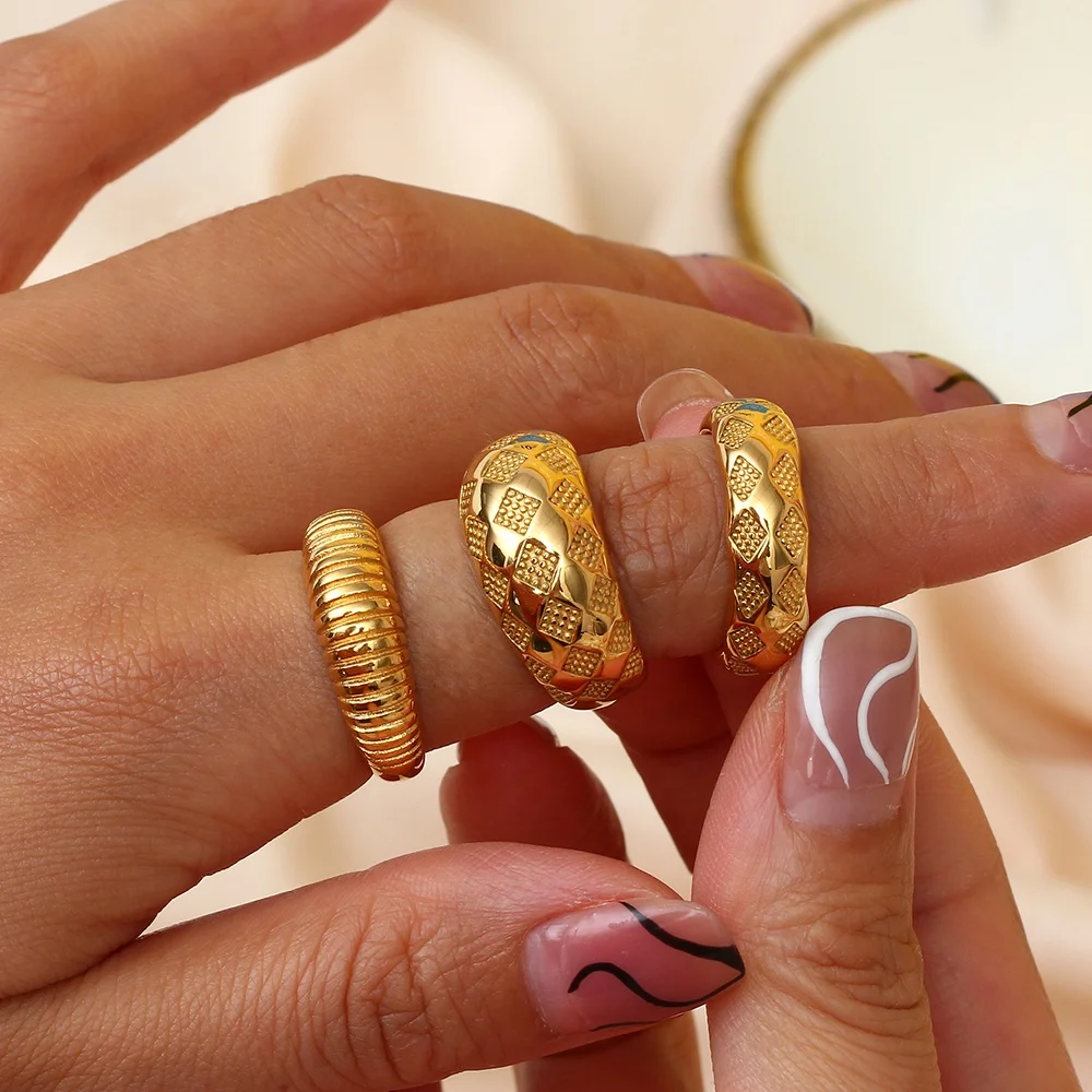 Matte Stainless Steel Gold Plated Engraved Grid Ring Dainty Engagement Finger Chunky Rings For Women
Matte Stainless Steel Gold Plated Engraved Grid Ring Dainty Engagement Finger Chunky Rings For Women