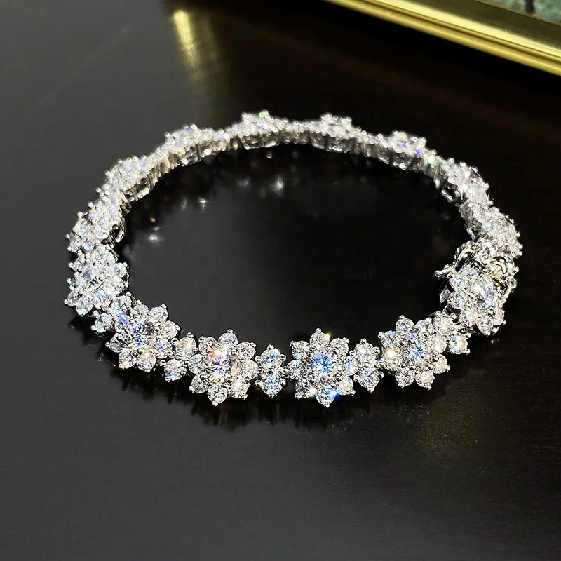 New Women Cubic Zircon Jewelry Large Flower zircon Bracelets Bangles Wedding Accessories Lady Promise Bijou
New Women Cubic Zircon Jewelry Large Flower zircon Bracelets Bangles Wedding Accessories Lady Promise Bijou