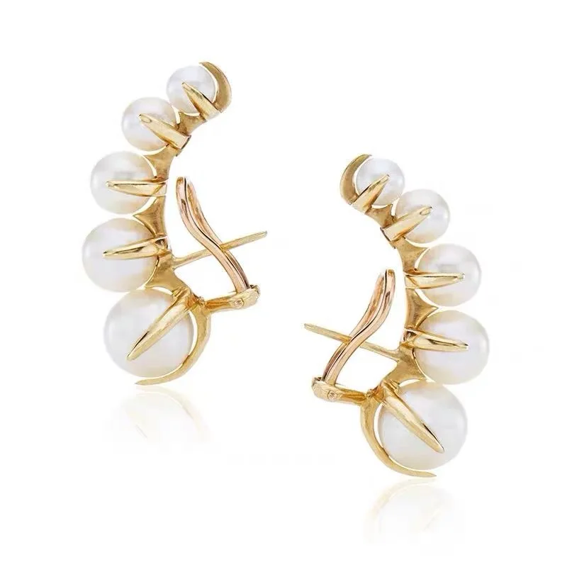 Imitation Pearls Earrings Simple Temperament in Europe and America Style Gold Plated Pearl Jewelry Women Girls, Gold color
Imitation Pearls Earrings Simple Temperament in Europe and America Style Gold Plated Pearl Jewelry Women Girls, Gold color