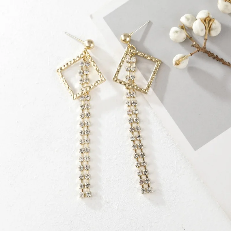 High quality Japanese and Korean long tassel pendant earrings diamond square earrings
High quality Japanese and Korean long tassel pendant earrings diamond square earrings