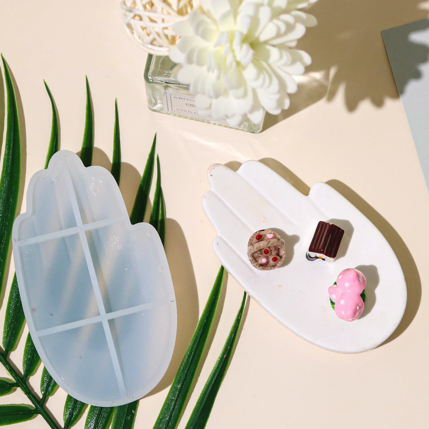 Mini Palm Tray Table Silicone Mold Home Decoration Coaster Palm Candle Holder Making
Mini Palm Tray Table Silicone Mold Home Decoration Coaster Palm Candle Holder Making