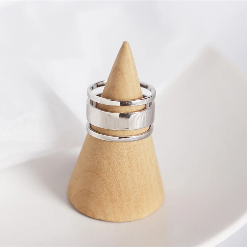gold plated wholesale classic three-layer smooth line ring 925 sterling silver interwine finger ring
gold plated wholesale classic three-layer smooth line ring 925 sterling silver interwine finger ring