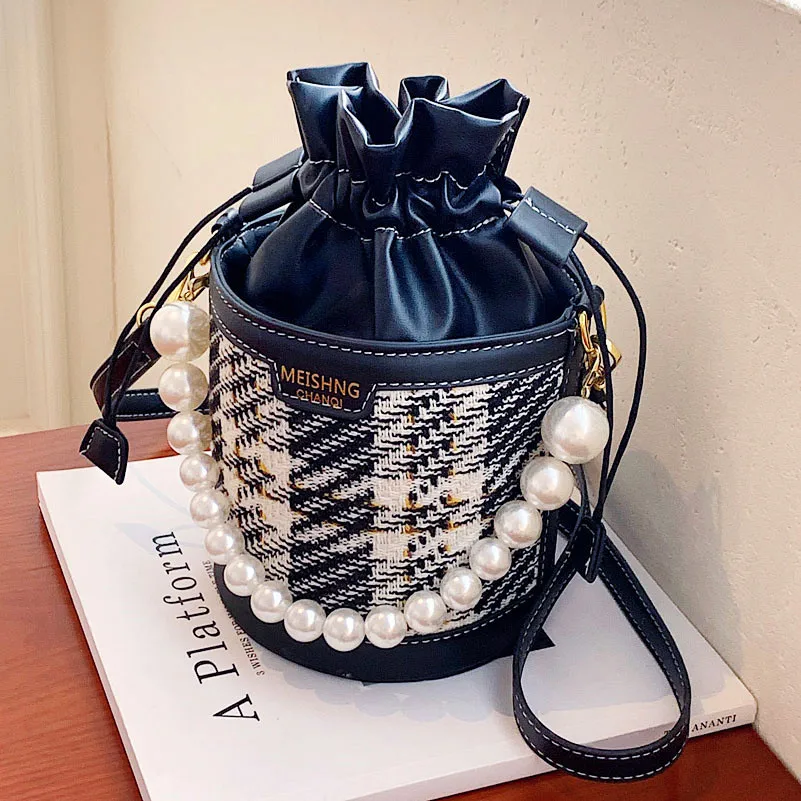 New Trendy Small Pearl Purses Girls Luxury bucket Handbag Ladies Cute Hand Bags For Young Woman
New Trendy Small Pearl Purses Girls Luxury bucket Handbag Ladies Cute Hand Bags For Young Woman