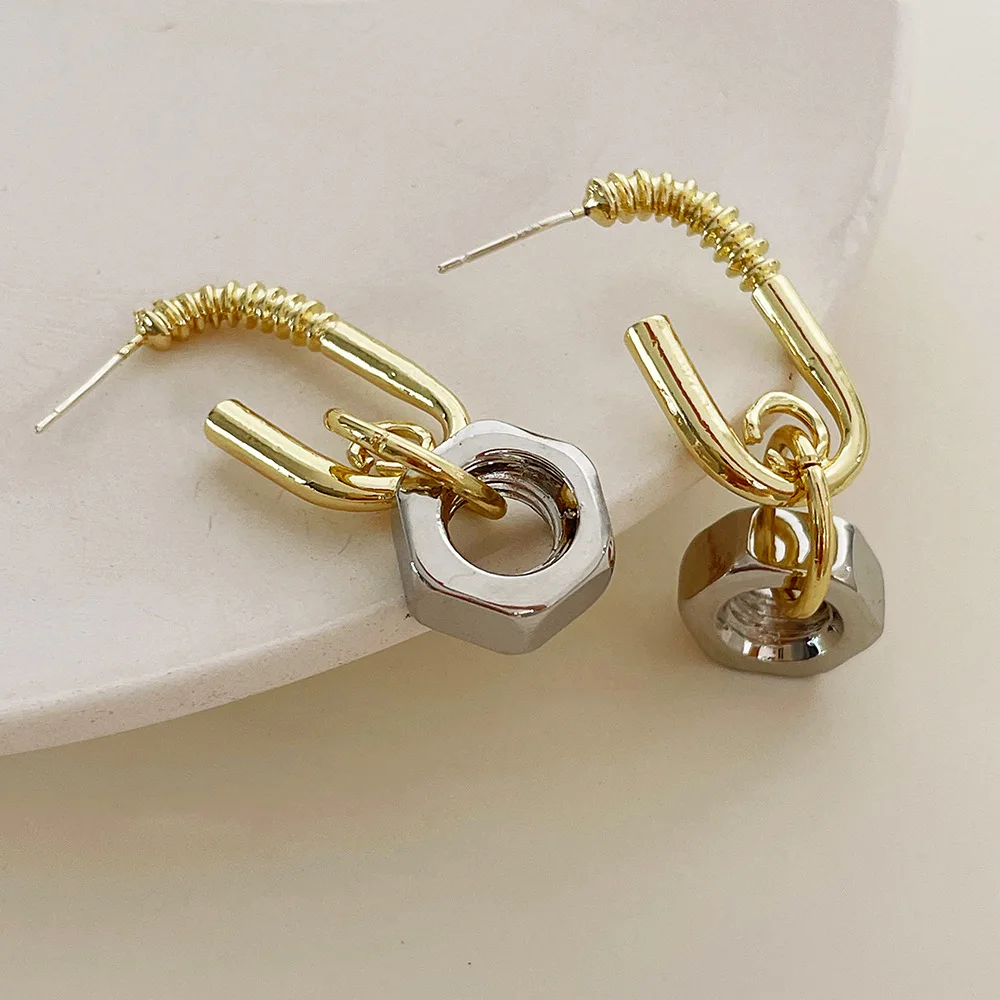OUYE 2021 Summer popular simple gold plated hoop earrings 18k fashion women earrings wholesale jewelry earrings for women, Golden/silver
OUYE 2021 Summer popular simple gold plated hoop earrings 18k fashion women earrings wholesale jewelry earrings for women, Golden/silver